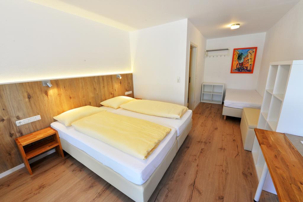 Pension Gambrinus Passau Exterior photo
